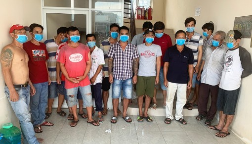 Công an TP. Long Xuyên tạm giữ hình sự 3 đối tượng tổ chức, tham gia cá độ bóng đá