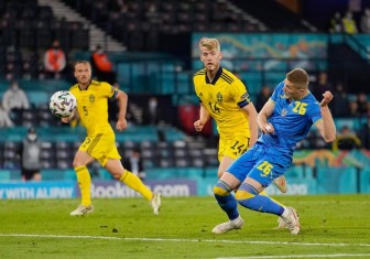 Ukraine đoạt vé cuối cùng vào tứ kết nhờ bàn thắng ở phút 121
