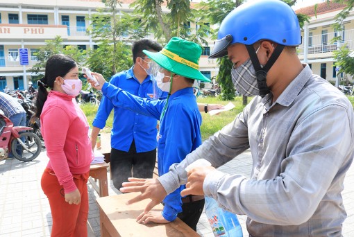 TP. Long Xuyên tăng cường kiểm tra phòng, chống dịch bệnh COVID-19 tại các chợ, cửa hàng tiện ích, doanh nghiệp