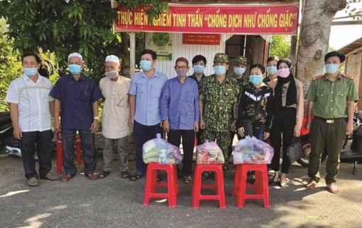 San sẻ khó khăn mùa dịch bệnh