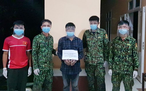 An Giang: Tiếp tục bắt giữ một vụ vận chuyển 20kg nghi là cần sa khô