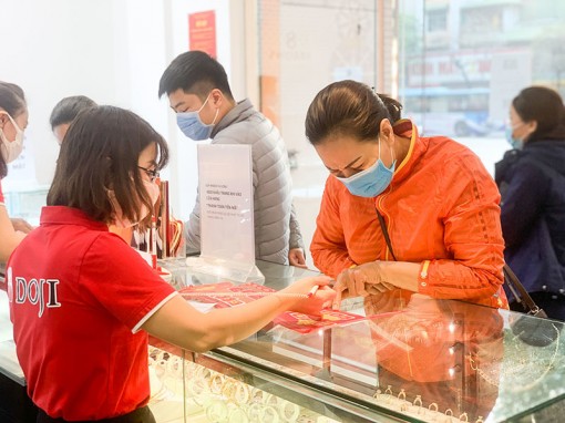 Giá vàng hôm nay 4-7: Cuối tuần ít biến động