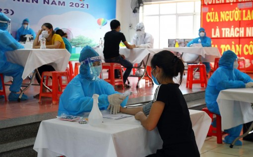 Trong tháng 7, khám và phân loại sẵn đối tượng được tiêm chủng