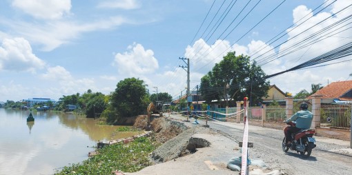 Chợ Mới sạt lở diễn biến phức tạp