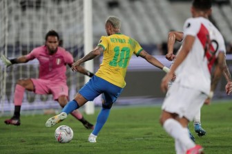 Neymar nhảy samba, Brazil hẹn Argentina ở chung kết Copa