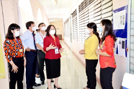 Thứ trưởng Bộ Giáo dục và Đào tạo Ngô Thị Minh đánh giá cao công tác tổ chức kỳ thi tốt nghiệp THPT năm 2021 tại An Giang
