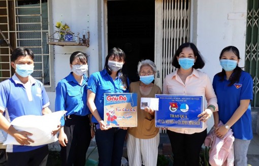 Phú Tân nỗ lực thực hiện nhiệm vụ chính trị trong tình hình dịch bệnh