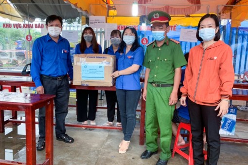 Đoàn Trường Cao đẳng Y tế An Giang thực hiện đợt 1 Dự án "Bộ 3 bảo vệ tuyến đầu chống dịch bệnh COVID-19"