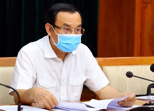 Bí thư Thành ủy TP. HCM tham vấn chuyên gia dịch tễ cách phòng chống COVID-19