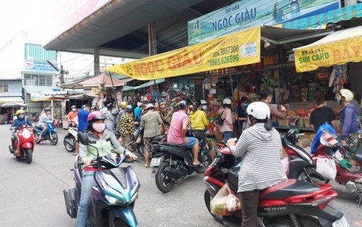Người dân không nên đổ xô đi mua hàng hóa khi giãn cách xã hội