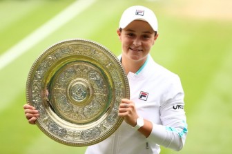 Nữ tay vợt Australia lập kỳ tích lần đầu tiên vô địch Wimbledon