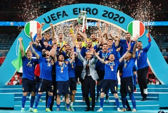 Hạ tuyển Anh ở Wembley, Italy đưa cúp vô địch EURO về thành Roma