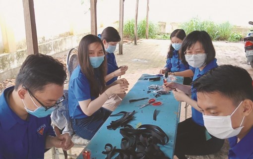 Màu áo xanh tình nguyện