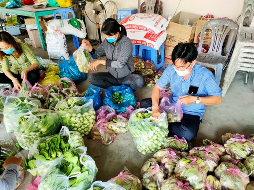Châu Thành phát động vận động, quyên góp chăm lo cho hộ nghèo trong thời gian giãn cách xã hội