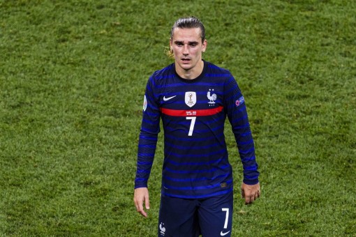 MU quan tâm Griezmann, Arsenal mua Dani Olmo