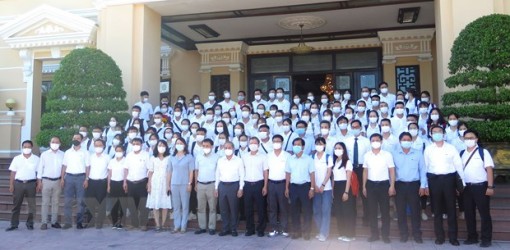 Hơn 330 bác sỹ, nhân viên y tế lên đường hỗ trợ TP.HCM và Đồng Tháp