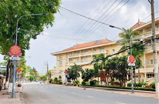 UBND tỉnh An Giang yêu cầu các sở, ngành tỉnh và các địa phương cụ thể hóa Công văn 694/UBND-KGVX về cách ly xã hội toàn tỉnh