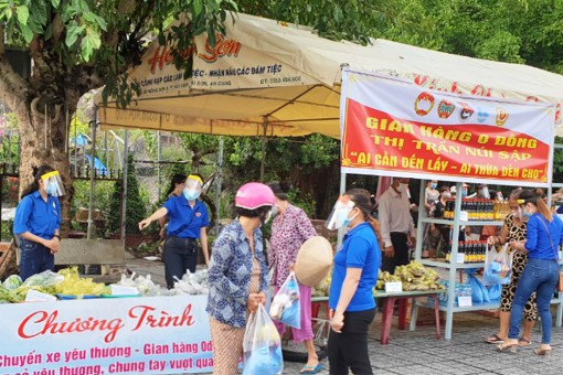 Tỉnh đoàn An Giang “San sẻ yêu thương, chung tay vượt qua đại dịch” cùng 3 huyện Thoại Sơn, Châu Thành và Châu Phú