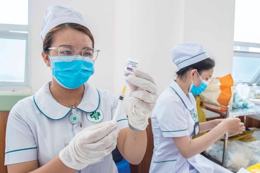 Tiêm vaccine phòng COVID-19 - bảo vệ bản thân, gia đình và cộng đồng