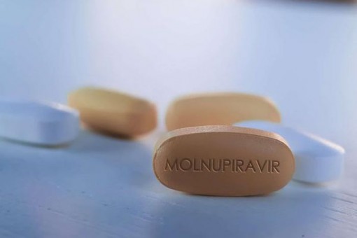 Thuốc uống điều trị COVID-19 mở ra hy vọng chấm dứt đại dịch