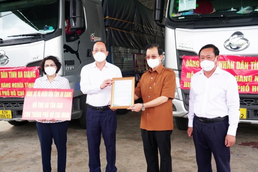 An Giang hỗ trợ người dân TP. Hồ Chí Minh gặp khó khăn, do ảnh hưởng dịch bệnh COVID-19 gần 1 tỷ đồng