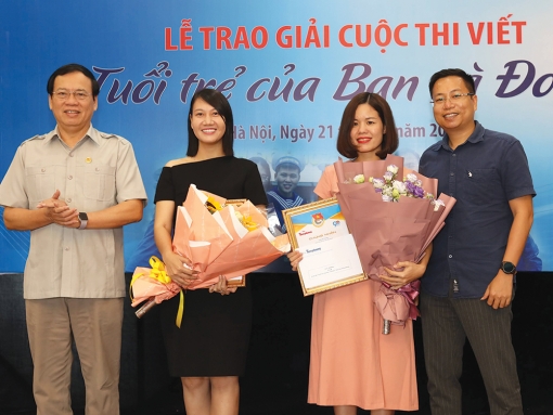 Gặp gỡ “cha đẻ”của Năm Thanh niên và chiếc áo Đoàn
