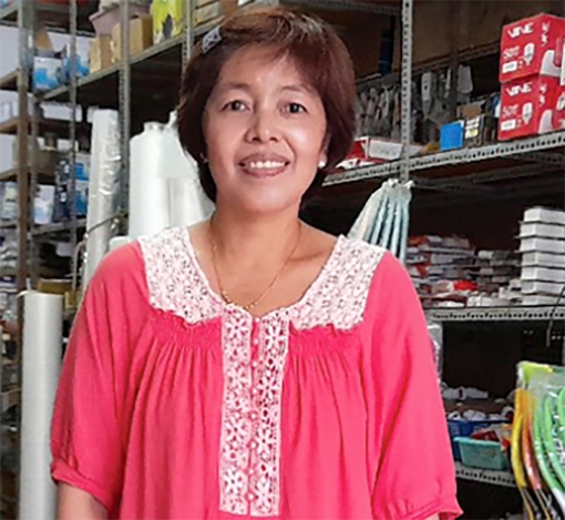 Phụ nữ vùng quê học tập Bác