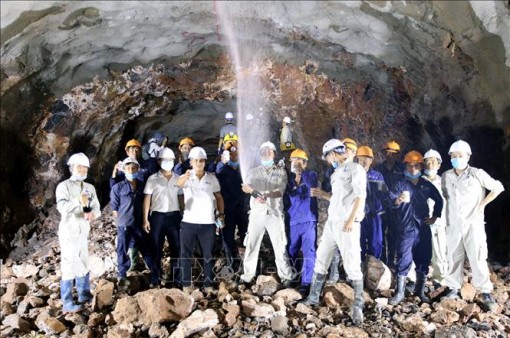 Thông đường hầm xuyên núi lớn nhất Quảng Ninh