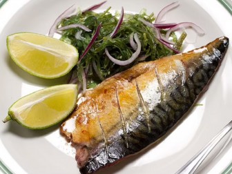 Không ăn cá, thiếu a xít béo omega-3 có thể làm giảm 5 năm tuổi thọ
