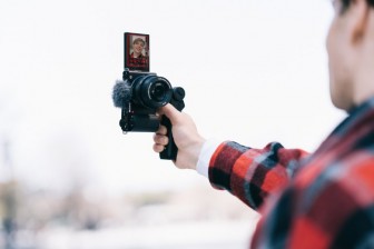 Sony ra mắt máy ảnh Alpha ZV-E10 dành cho Vlogger