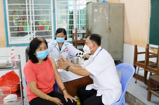 Châu Thành tổ chức tiêm vaccine phòng COVID-19 đợt 3 năm 2021