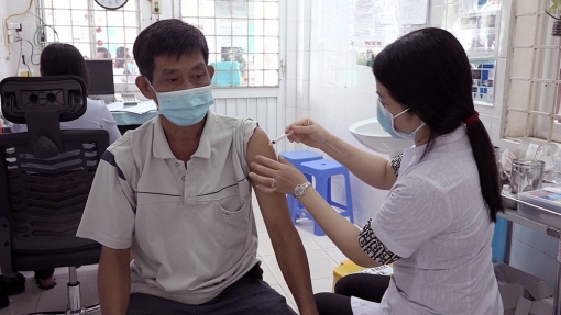 Chợ Mới tiêm vaccine phòng COVID-19 đợt 3
