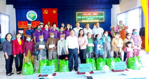 Tăng cường hỗ trợ phụ nữ phát triển toàn diện, xây dựng gia đình hạnh phúc