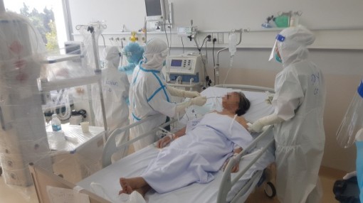 Thiết lập 12 trung tâm hồi sức tích cực COVID-19 quốc gia quy mô gần 8.000 giường