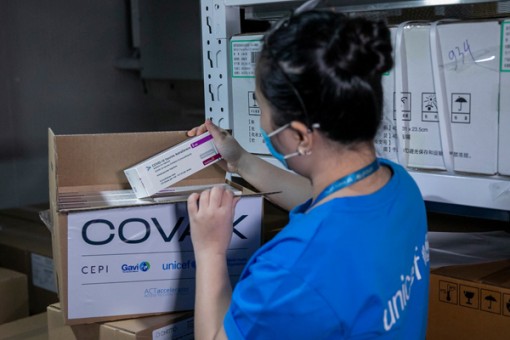 Gần 1,2 triệu liều AstraZeneca về Việt Nam, có tổng hơn 17 triệu