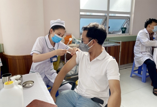 UBND tỉnh An Giang chỉ đạo tăng tốc độ và diện bao phủ tiêm vaccine phòng COVID 19
