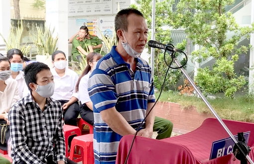 Chạy xe ôm “kiêm” bán ma túy