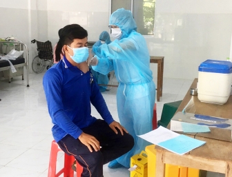Tiêm vaccine phòng COVID-19  cho các tài xế trên địa bàn huyện Tịnh Biên