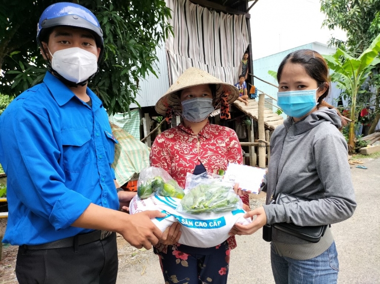 “Gian hàng 0 đồng” ở TP. Châu Đốc hỗ trợ cho trên 21.000 lượt hộ dân khó khăn