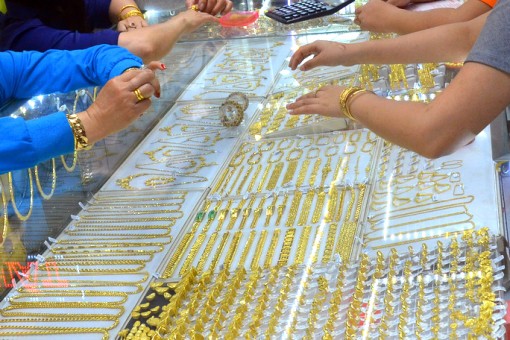 Giá vàng hôm nay 7-8: Giảm tương đương 1,1 triệu đồng/lượng sau một đêm