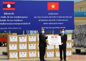 Quan hệ hữu nghị vĩ đại Việt - Lào không ngừng phát triển