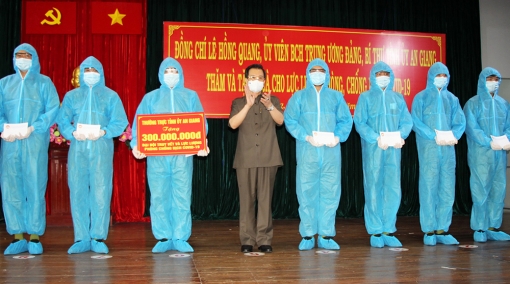 Chủ tịch UBND An Giang chỉ đạo thành lập các đơn vị truy vết và tham gia phòng, chống dịch COVID-19