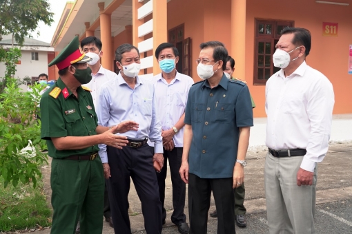 Lãnh đạo tỉnh  An Giang khảo sát, kiểm tra tiến độ triển khai Trung tâm điều trị COVID-19, tại Trung đoàn Bộ binh 892