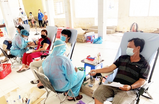 Tiếp nhận 74 đơn vị máu từ cán bộ, công nhân viên, đoàn viên, thanh niên và người dân huyện Châu Thành