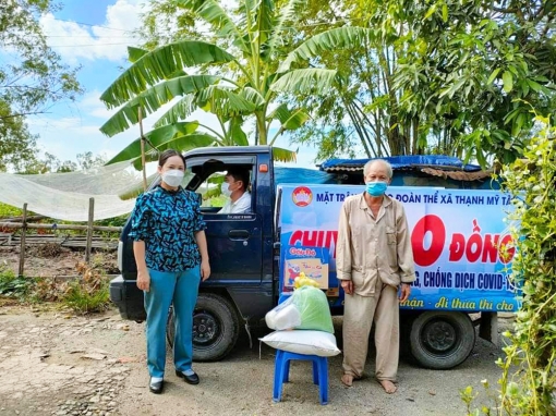 Mặt trận các cấp huyện Châu Phú đã hỗ trợ 11.202 hộ dân gặp khó khăn do dịch COVID-19