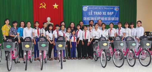 Hội Khuyến học “Tiếp bước đến trường” sau dịch
