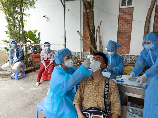 Hỗ trợ huyện Chợ Mới sàng lọc, xét nghiệm RT-PCR tài xế, phụ xe tuyến đường liên tỉnh, đường dài