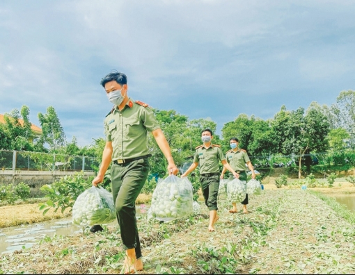 Huyện cù lao hỗ trợ tiêu thụ nông sản