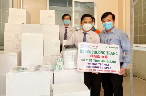 Tập đoàn Phương Trang tặng thiết bị y tế phục vụ công tác phòng, chống dịch COVID-19 cho An Giang
