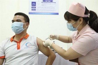 Bộ Y tế kiểm tra việc thử nghiệm lâm sàng giai đoạn 2 vaccine COVIVAC